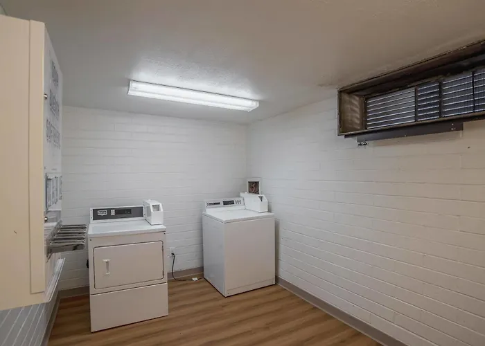 6-tucson, Az 2*